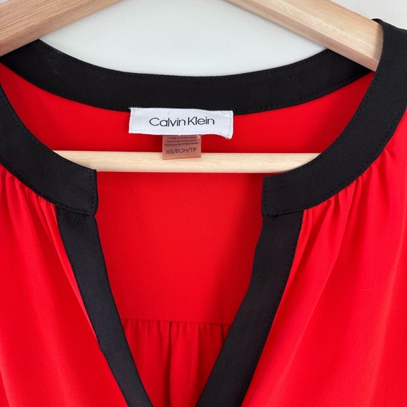 Calvin Klein top - Picture 3 of 4